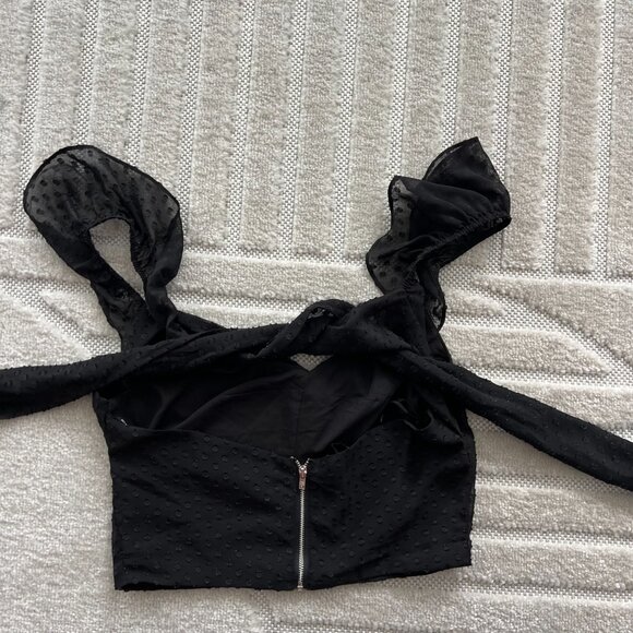 Ali & Jay Black Crop Top, in size M - Picture 2 of 4